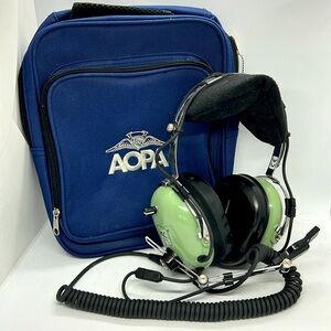 David Clark H10-76 Aviation Audio Headset + AOPA Shoulder Bag